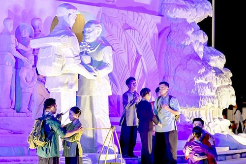 Người về bến cũ