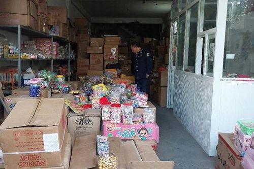 Phát hiện thực phẩm nghi nhập lậu ở một công ty trên địa bàn Hà Nội