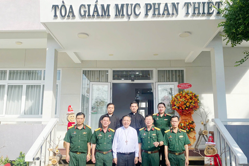 Bộ CHQS tỉnh Bình Thuận tăng cường đoàn kết với các tổ chức tôn giáo