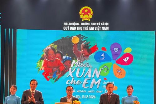 Quỹ Vì cuộc sống tươi đẹp của Dai-ichi Life Việt Nam vinh dự nhận Bằng khen của Bộ LĐ-TB&XH