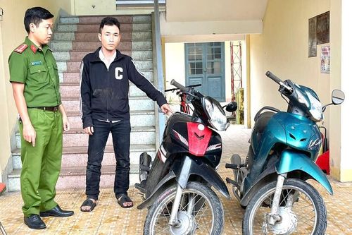 Bắt kẻ 1 đêm lẻn vào nhà dân trộm 2 xe máy