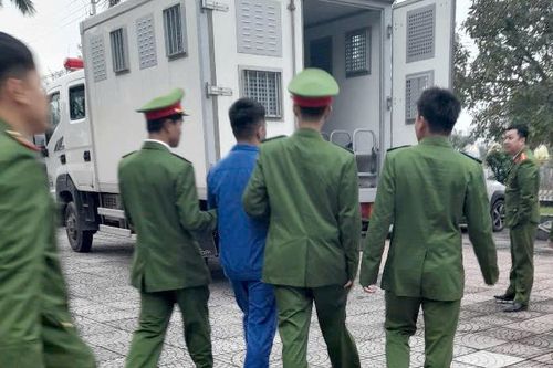 Hai thiếu niên bị dụ dỗ vận chuyển 12.000 viên hồng phiến