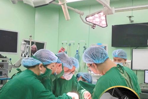 Cứu thành công nam bệnh nhân bị ngừng tuần hoàn sau vết đâm thủng phổi