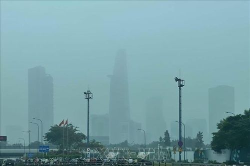 TP Hồ Chí Minh: Xuất hiện sương mù dày đặc do độ ẩm cao