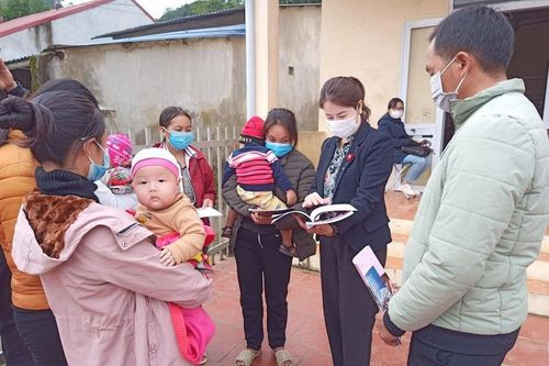 Chủ nhân giải nhất sáng tác Logo ngành Dân số nhận thưởng 20 triệu đồng