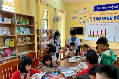 Những cánh chim không mỏi trên bầu trời nhân ái