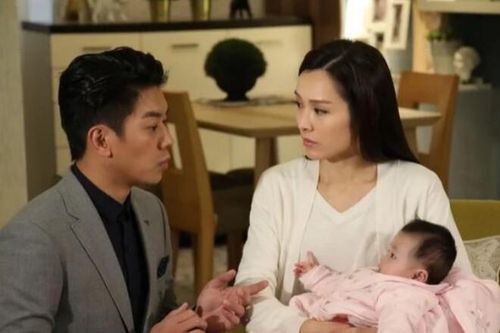 Nhờ chồng dỗ con, anh đáp lại 5 từ, tôi quyết định ly hôn vì nhận ra 3 điều