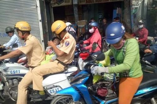 Tô thêm sắc thắm màu áo vàng của những cán bộ, chiến sĩ CSGT