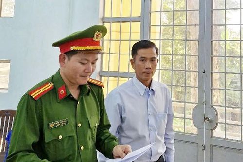 Khởi tố cựu Giám đốc Văn phòng đăng ký đất đai ở An Giang