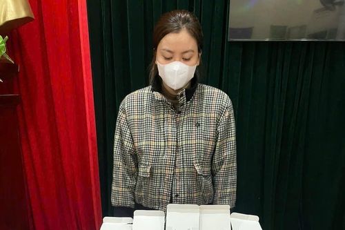 Đồn Biên phòng Hải Vân bắt giữ đối tượng mua bán, tàng trữ thuốc lá điện tử