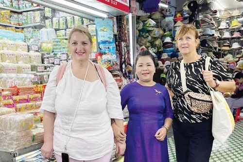 Áo dài Đông Ba, nét đẹp cuối tuần