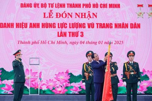 Lực lượng vũ trang Thành phố Hồ Chí Minh luôn nêu cao tinh thần 'vì nước quên thân, vì dân phục vụ'