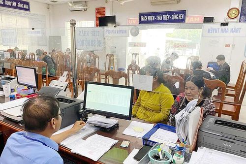 Bộ Tư pháp trả lời cử tri về quốc tịch, hộ tịch
