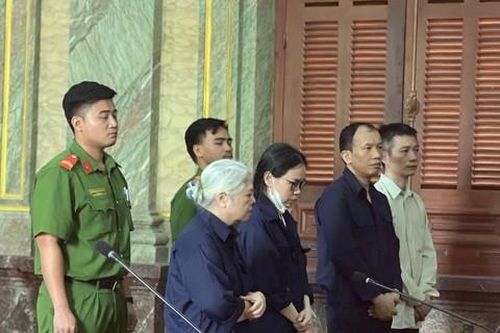 Lừa bán găng tay y tế chiếm đoạt 1,7 triệu USD, nhóm bị cáo lãnh án