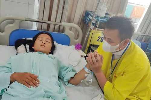 Trao hơn 37 triệu đồng độc giả ủng hộ 2 hoàn cảnh khó khăn