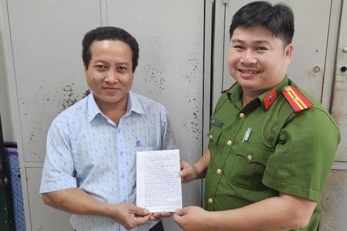 'Nhầm rồi vợ ơi!'