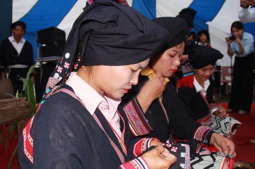 Di sản văn hóa của người Dao Tiền