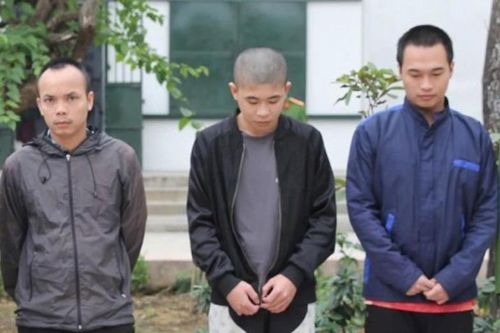 Khởi tố 3 đối tượng cướp giật