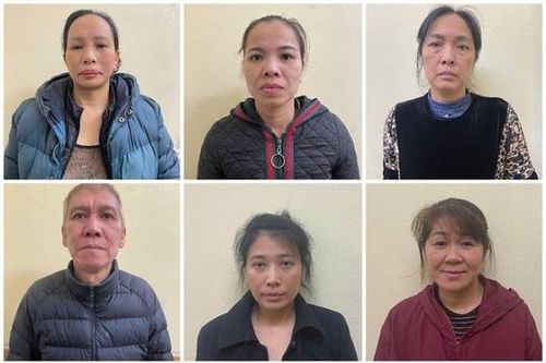 Bắt quả tang sới bạc toàn 'quý bà' sồn sồn, phục vụ ăn nghỉ tại chỗ