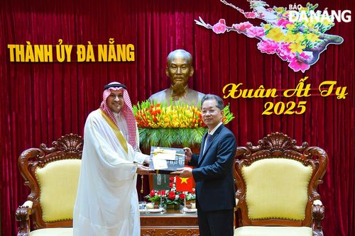 Bí thư Thành ủy Nguyễn Văn Quảng tiếp Bí thư Thủ đô Viêng Chăn (Lào), Đại sứ Ả-rập Xê-út tại Việt Nam