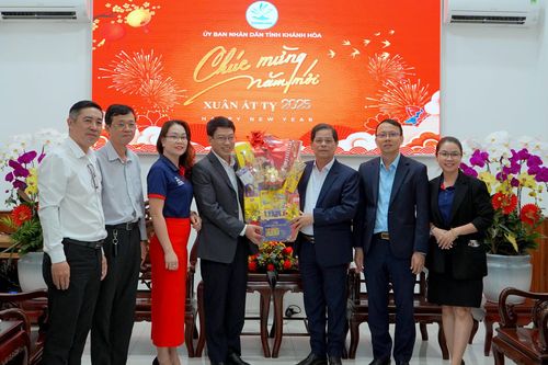 Chủ tịch UBND tỉnh Nguyễn Tấn Tuân tiếp lãnh đạo Trường Đại học Thái Bình Dương đến thăm, chúc Tết