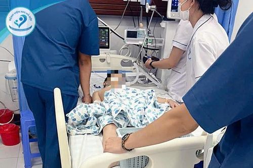 Cứu sống bé trai tổn thương thần kinh nặng, hôn mê do ban xuất huyết dị ứng