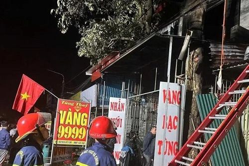 Cháy nhà ở kết hợp kinh doanh vàng, 3 người kịp thoát hiểm