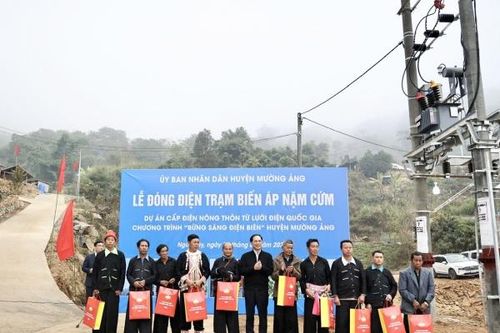 Phó Thủ tướng, Bộ trưởng Bùi Thanh Sơn chung vui Tết sum vầy tại các huyện vùng cao Điện Biên