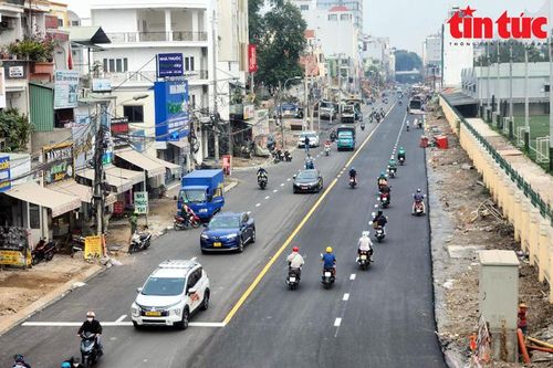 TP Hồ Chí Minh: Thông xe đường Hoàng Hoa Thám và Trần Quốc Hoàn giải quyết kẹt xe ra sân bay
