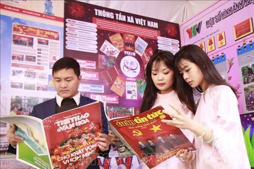 Đưa ấn phẩm báo Xuân, bản sắc văn hóa dân tộc đến với công chúng