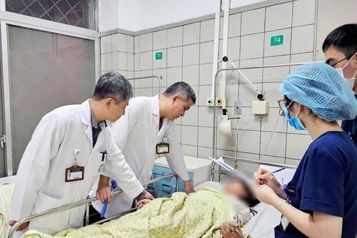 32 học sinh tiểu học uống nhầm thuốc diệt chuột: Huy động mọi nguồn lực điều trị