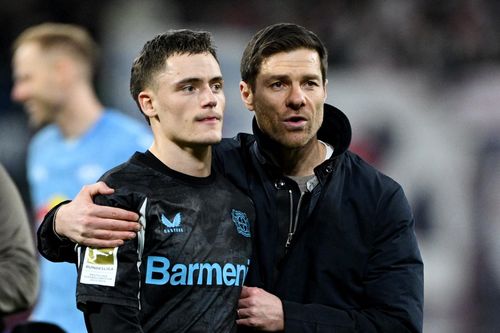 Leverkusen ôm hận vì bàn phản lưới