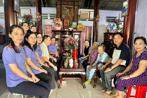 VKSND cấp cao tại TP Hồ Chí Minh thăm, chúc Tết mẹ Việt Nam anh hùng
