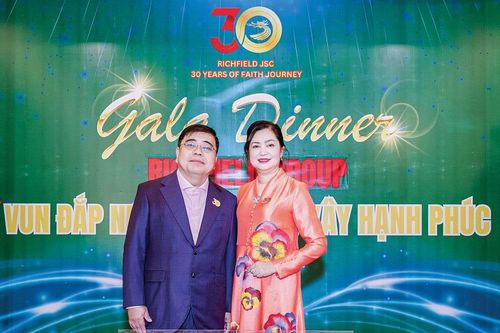 'Truyền cảm hứng để thế hệ trẻ gìn giữ và phát triển di sản áo dài'
