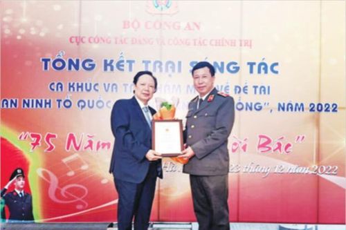 Hoài niệm từ ca khúc 'Cuối Thu'