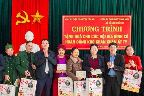 Tết ấm áp đến với người dân Ninh Bình