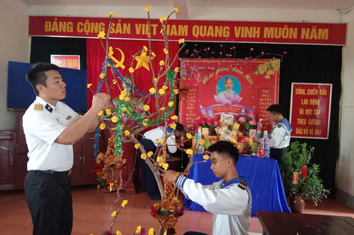 Cán bộ, chiến sĩ đảo An Bang 'vui xuân mới không quên nhiệm vụ'