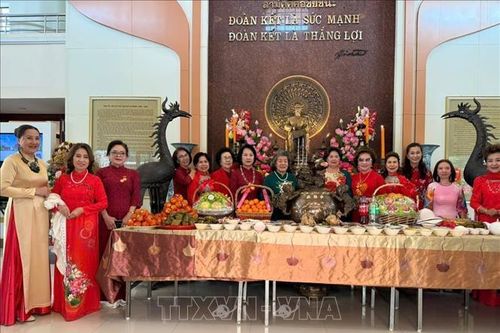 Kiều bào Thái Lan đón Xuân nhớ Bác