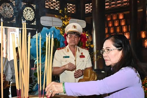 TPHCM: Dâng hương tại Khu lịch sử truyền thống cách mạng Sài Gòn – Chợ Lớn – Gia Định
