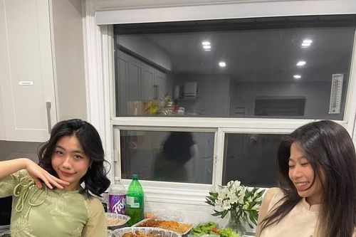 Hành trình giữ hồn Tết Việt của cô nàng Gen Z xa xứ
