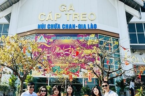 Chùa Gia Lào, núi Chứa Chan đón hơn 30 ngàn người chiêm bái dịp Tết
