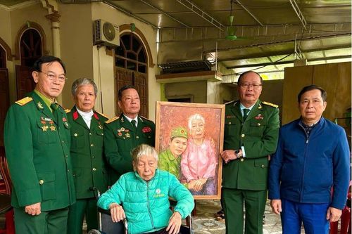 Bà mẹ Việt Nam anh hùng 104 tuổi 'gặp lại' con trai là liệt sĩ
