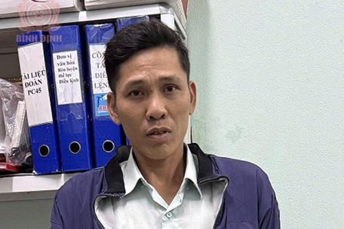 Sa lưới khi đang rút tiền