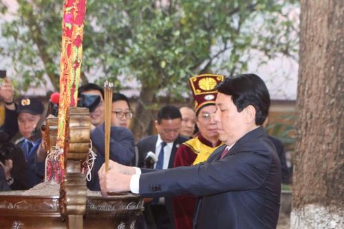 Chủ tịch nước Lương Cường chủ trì lễ dâng hương khai Xuân tại Hoàng thành Thăng Long