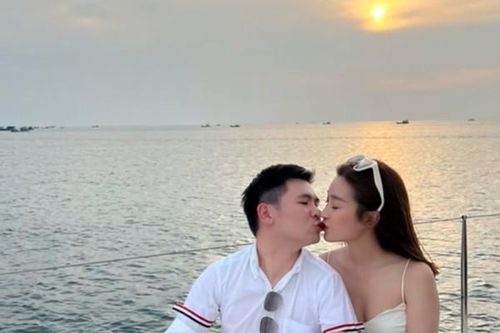 Đỗ Mỹ Linh xả ảnh tình cảm, đập tan drama chồng 'kém ga lăng'