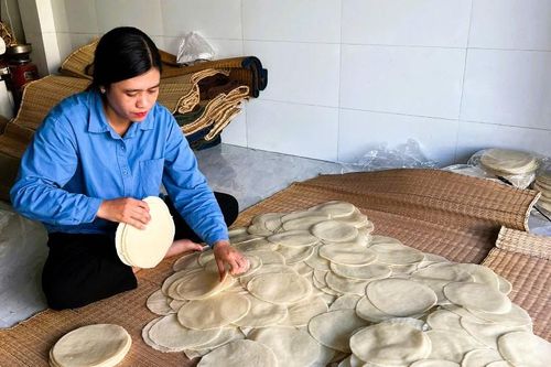 Giữ lửa nghề bánh phồng