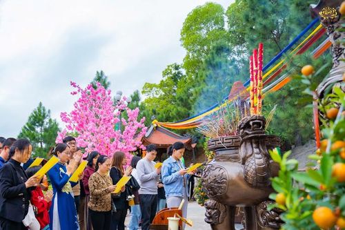 Đi lễ chùa đầu năm biết những điều này để sốt sắng và ơn ích