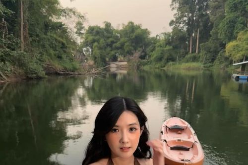 Nữ streamer Thái Lan 'đổi nghề' chuyển hướng quyến rũ 'hết nấc'