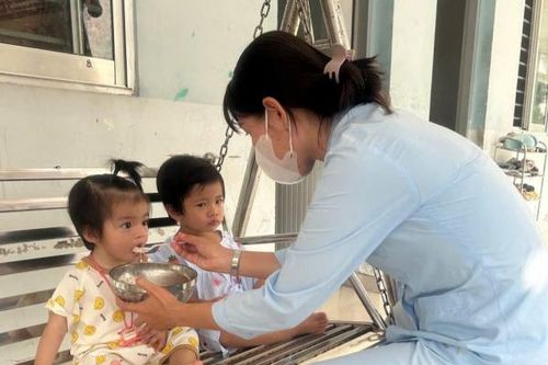 Tiền Giang thông tin về trường hợp hai bé gái bị bỏ rơi