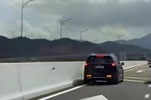 Người phụ nữ lùi ô tô trên cao tốc bị phạt 35 triệu đồng